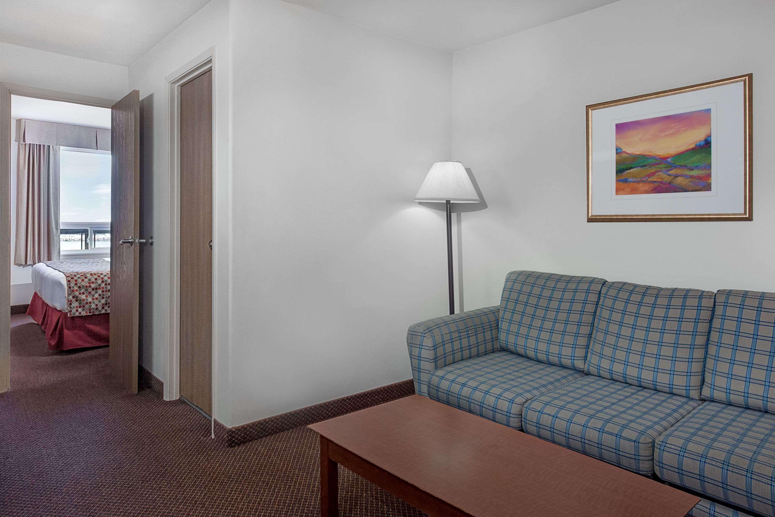 Hotel Super 8 By Wyndham Caraquet Extérieur photo