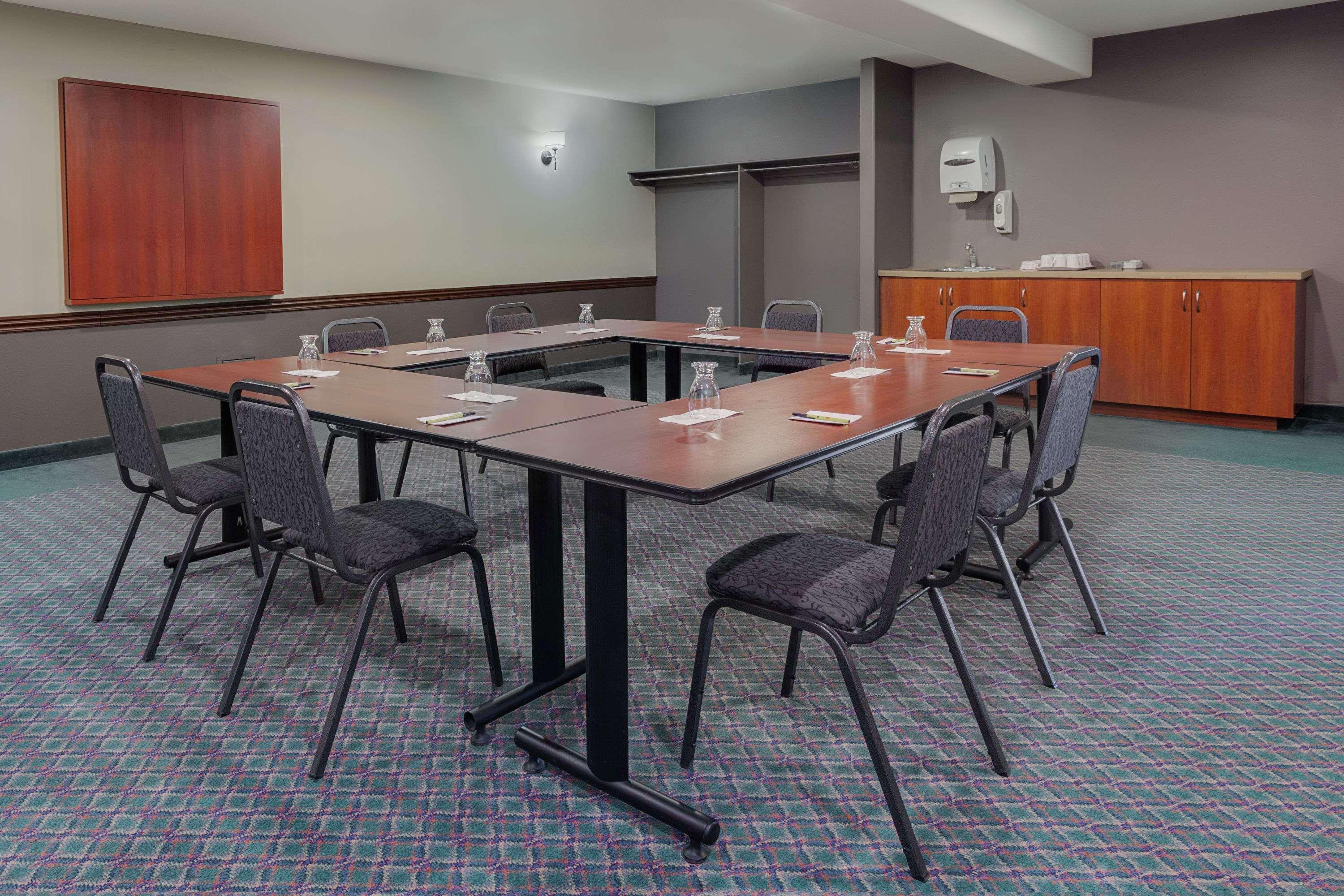 Hotel Super 8 By Wyndham Caraquet Extérieur photo