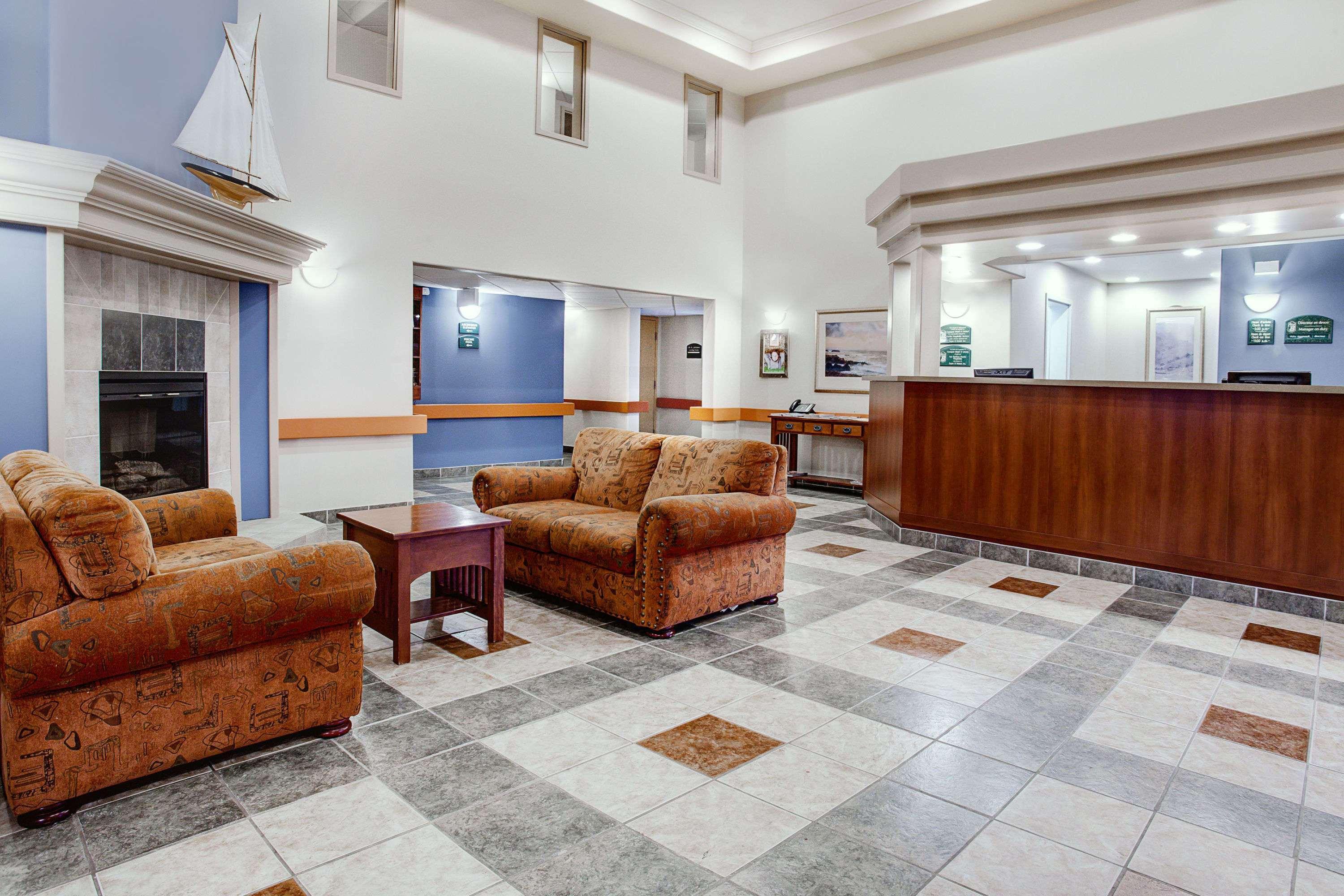 Hotel Super 8 By Wyndham Caraquet Extérieur photo