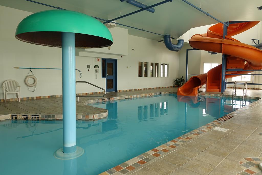 Hotel Super 8 By Wyndham Caraquet Extérieur photo