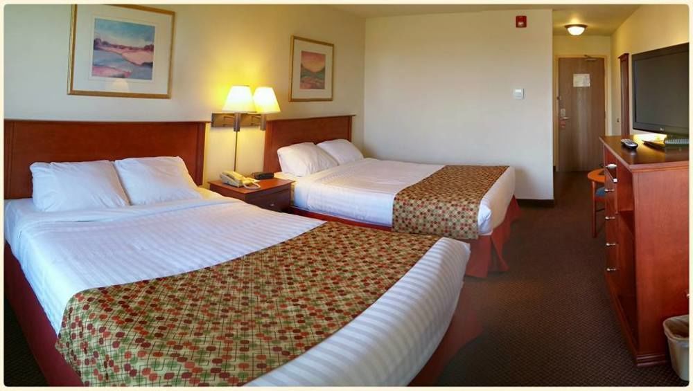 Hotel Super 8 By Wyndham Caraquet Extérieur photo