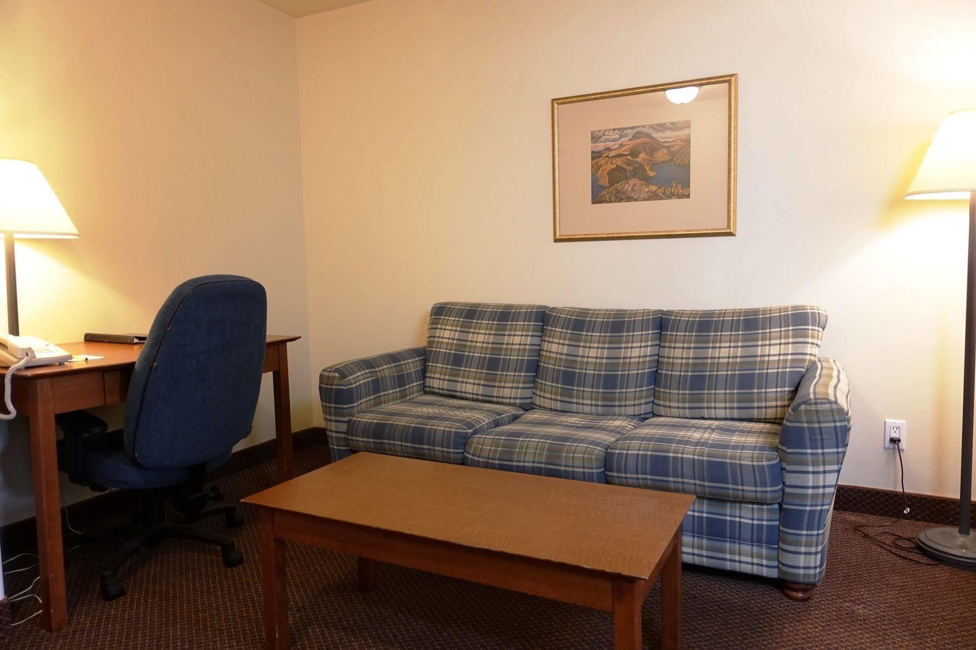 Hotel Super 8 By Wyndham Caraquet Extérieur photo