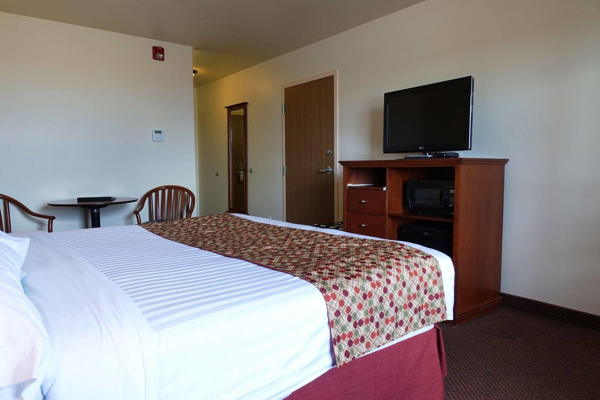 Hotel Super 8 By Wyndham Caraquet Extérieur photo