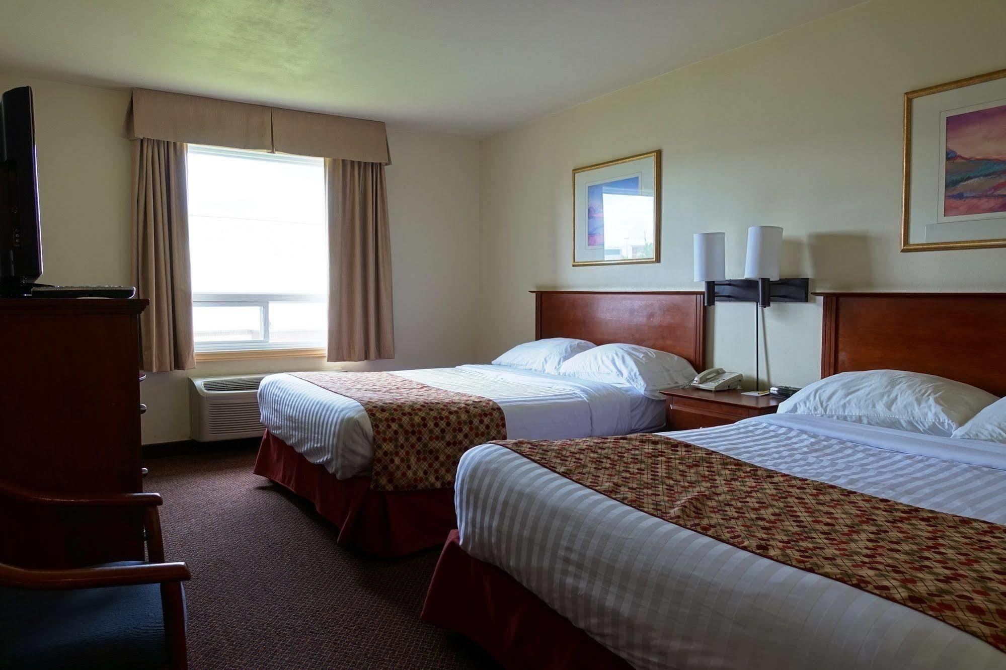 Hotel Super 8 By Wyndham Caraquet Extérieur photo