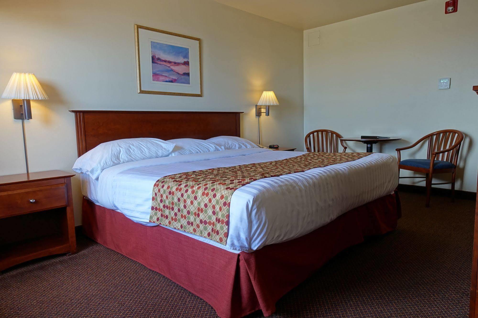 Hotel Super 8 By Wyndham Caraquet Extérieur photo